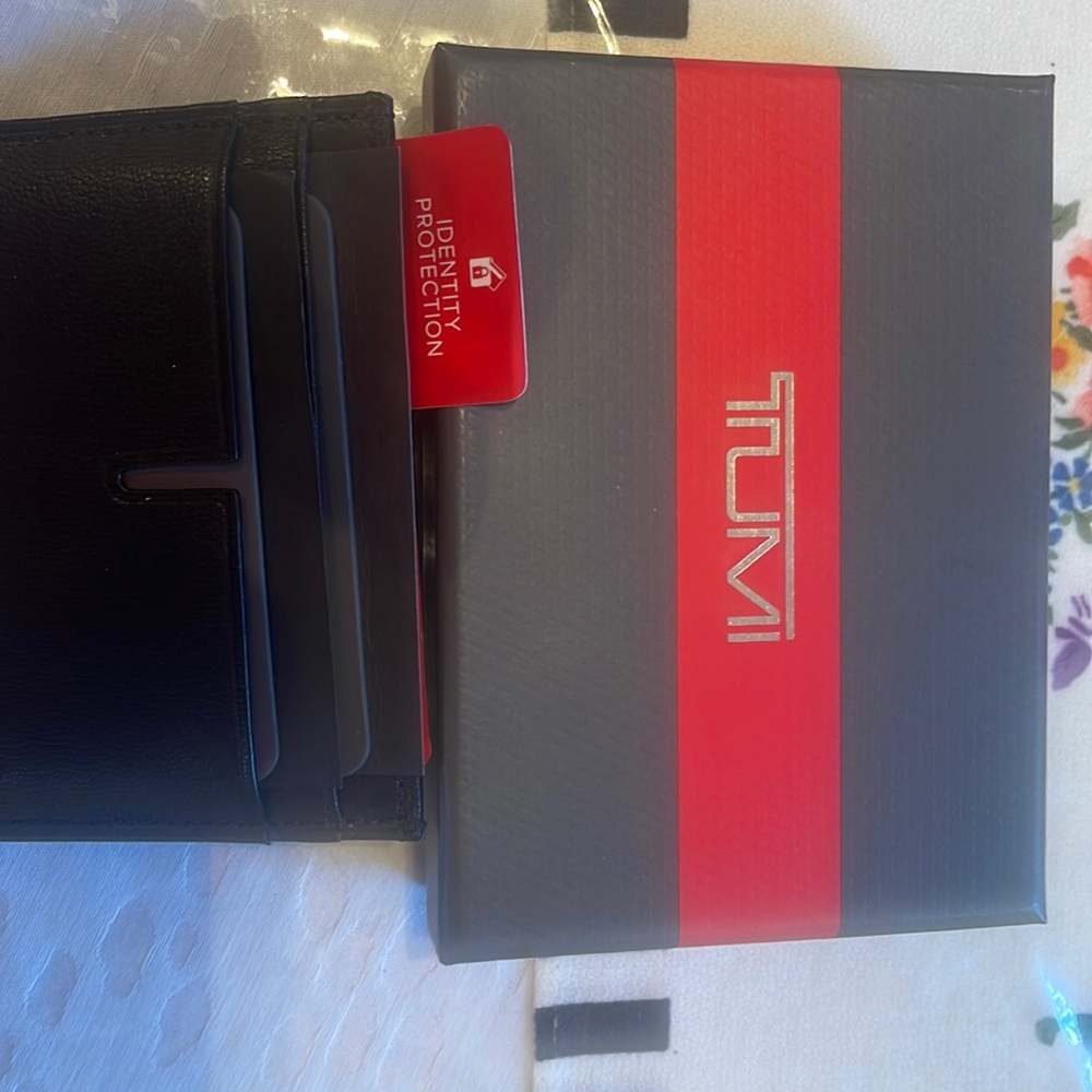 Tumi wallet